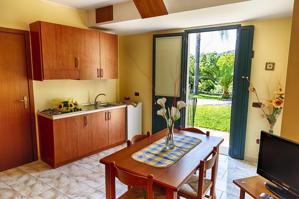 Casa Vacanze Alcantara Gaggi Rum bild
