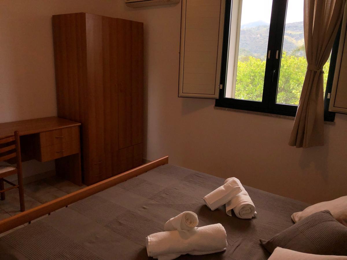 Casa Vacanze Alcantara Gaggi Exteriör bild
