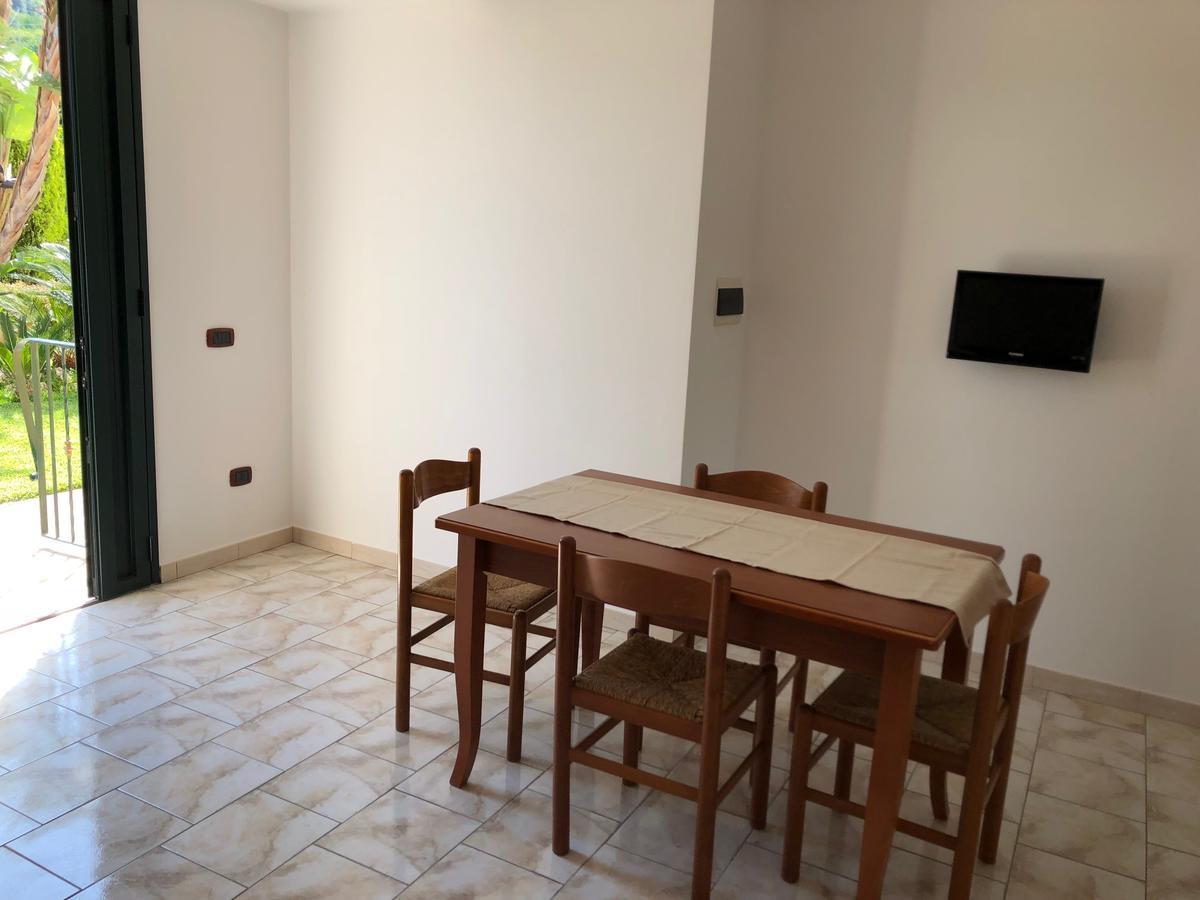 Casa Vacanze Alcantara Gaggi Exteriör bild